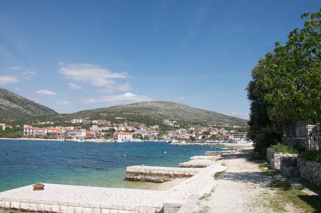 Arka Trogir Apartments - Seget Vranjica Kültér fotó