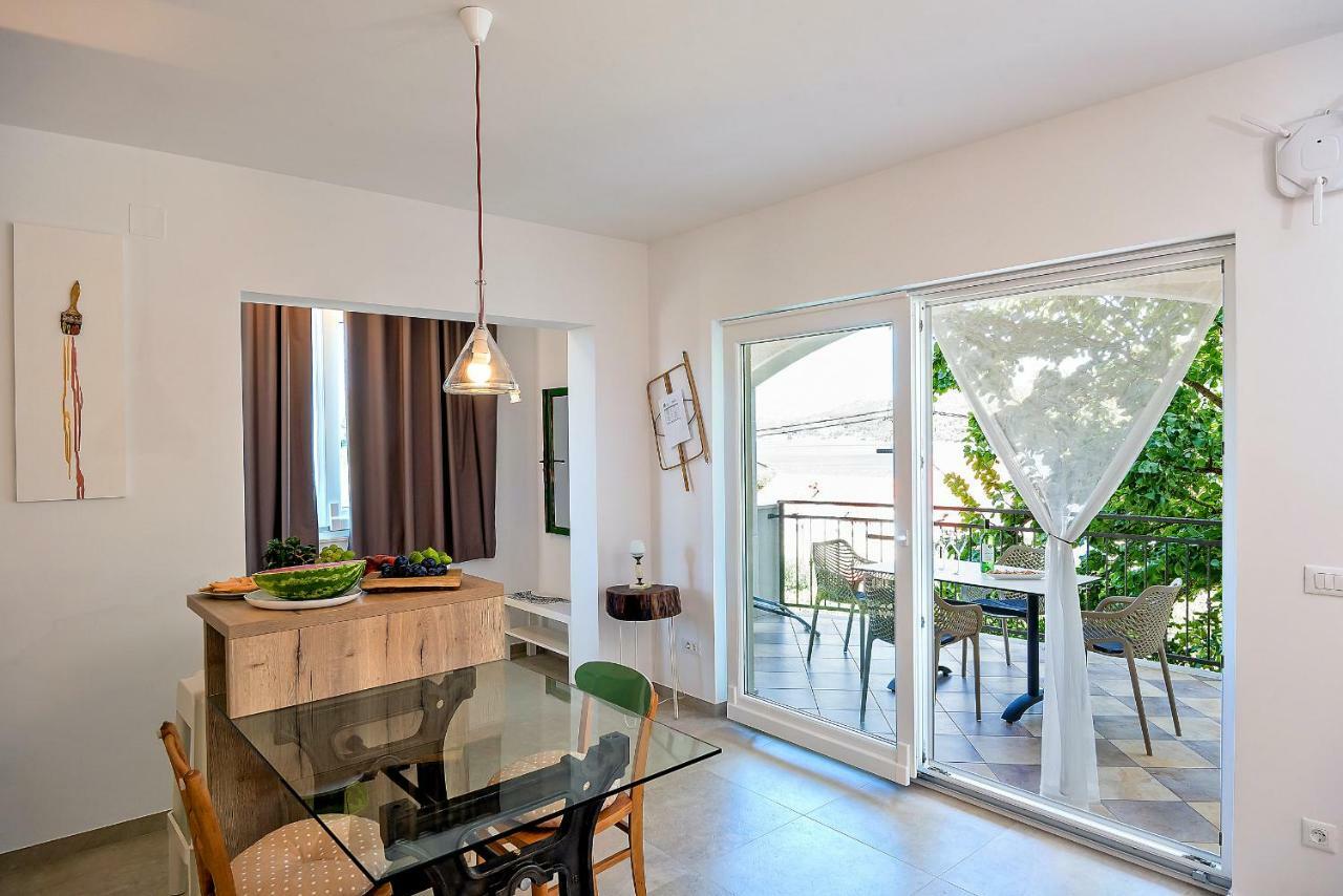 Arka Trogir Apartments - Seget Vranjica Kültér fotó